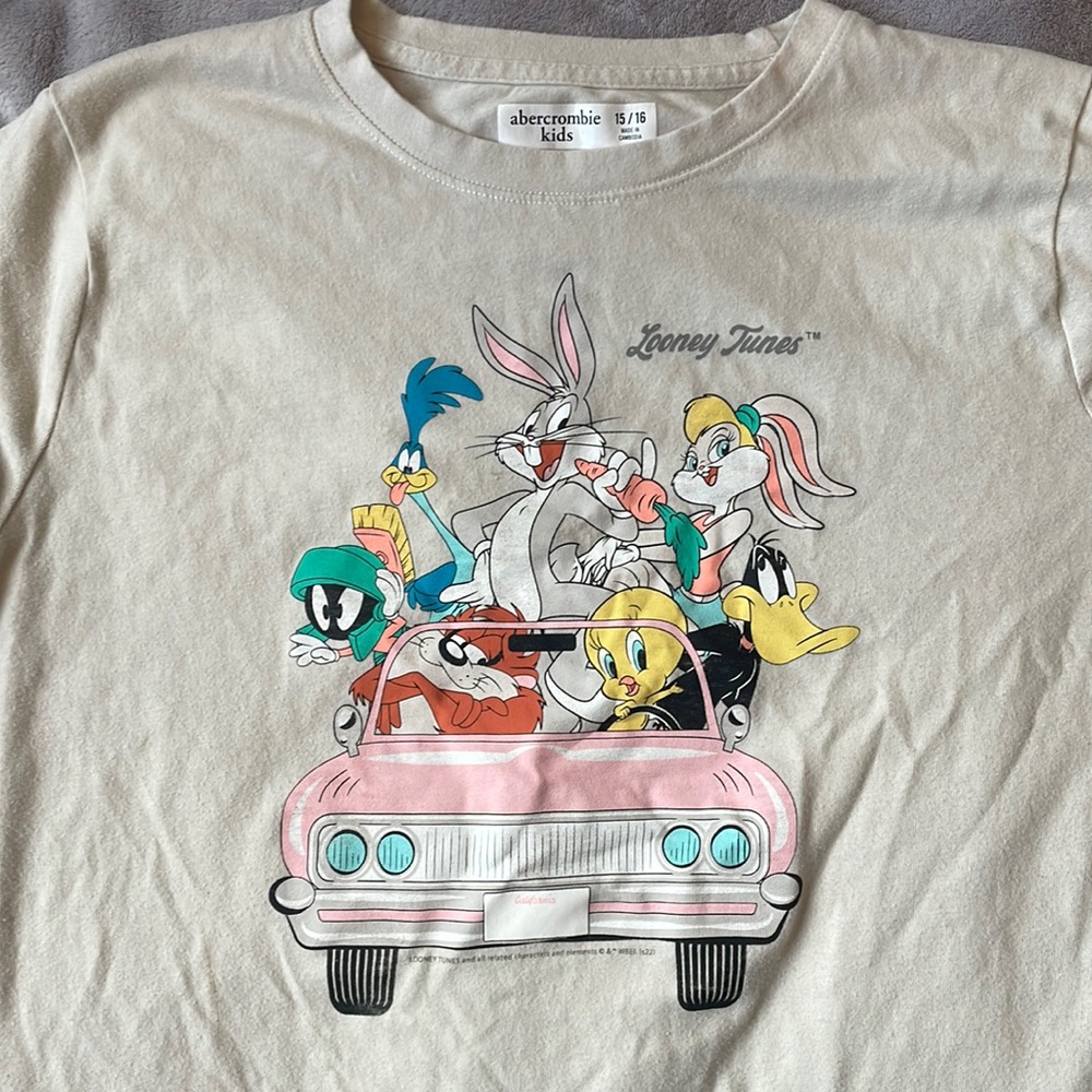 Abercrombie kids looney tunes tee size 15/16